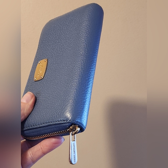 MICHAEL KORS PEBBLED LEATHER WALLET - Picture 3 of 6